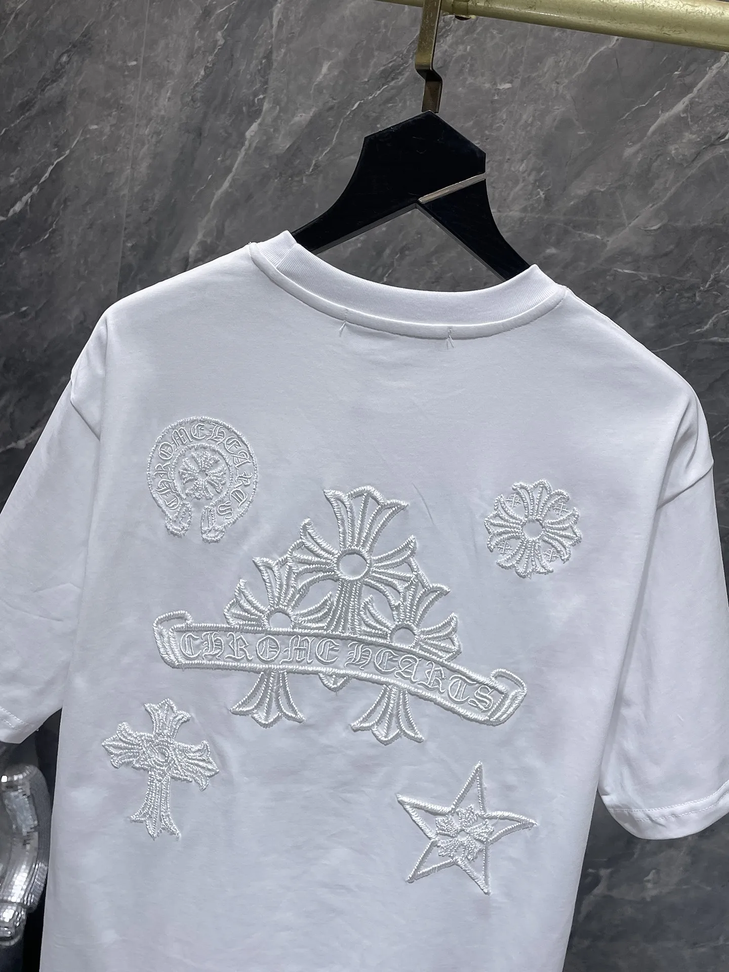 P180 new Chrome Hearts 25ss high version for summer! High-weight, environmentally friendly and high-quality top-grade fabric 280g Crow cross roller embroidery short sleeves Vacuum embroidery method! Heavy embroidery! ! ! Tens of thousands of needles! ! Counter synchronization 1:1 replica version Recommended color: black white Code number: S, M, L, XL